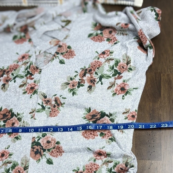 Floral longer sleeve crew neck T shirt with details XL - Picture 4 of 10